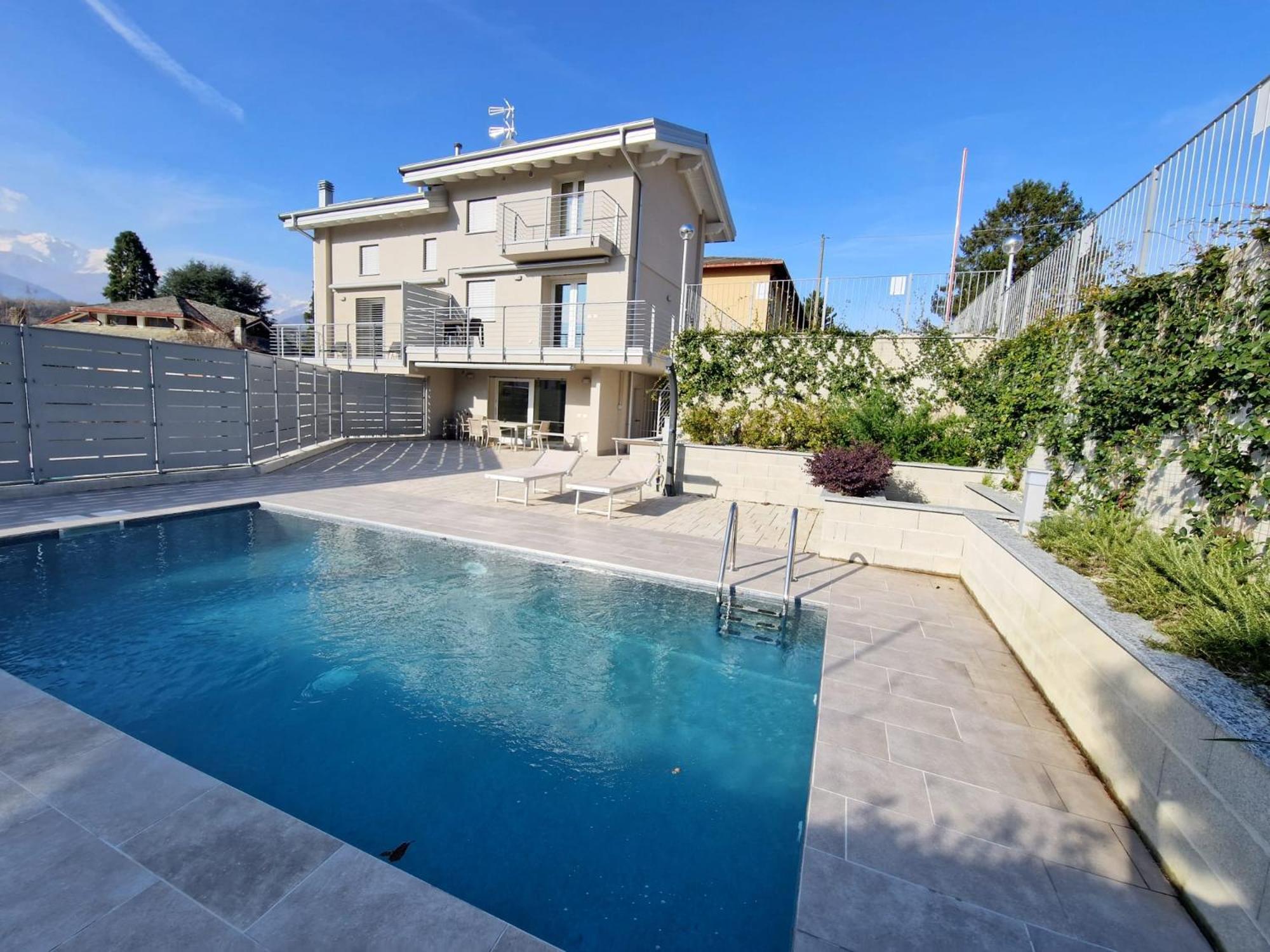 Claudia With Private Pool *